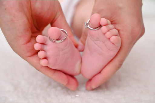 代怀包生男孩机构怀孕肚子咕噜咕噜